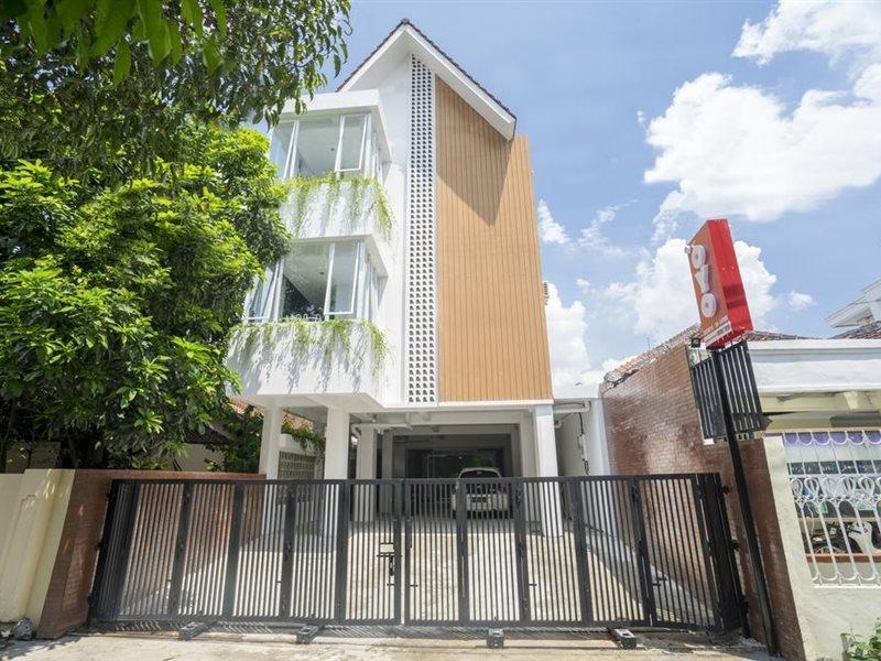 Hotel Vaccinated Staff-OYO 2627 Ratamya Co-living Yogyakarta Esterno foto