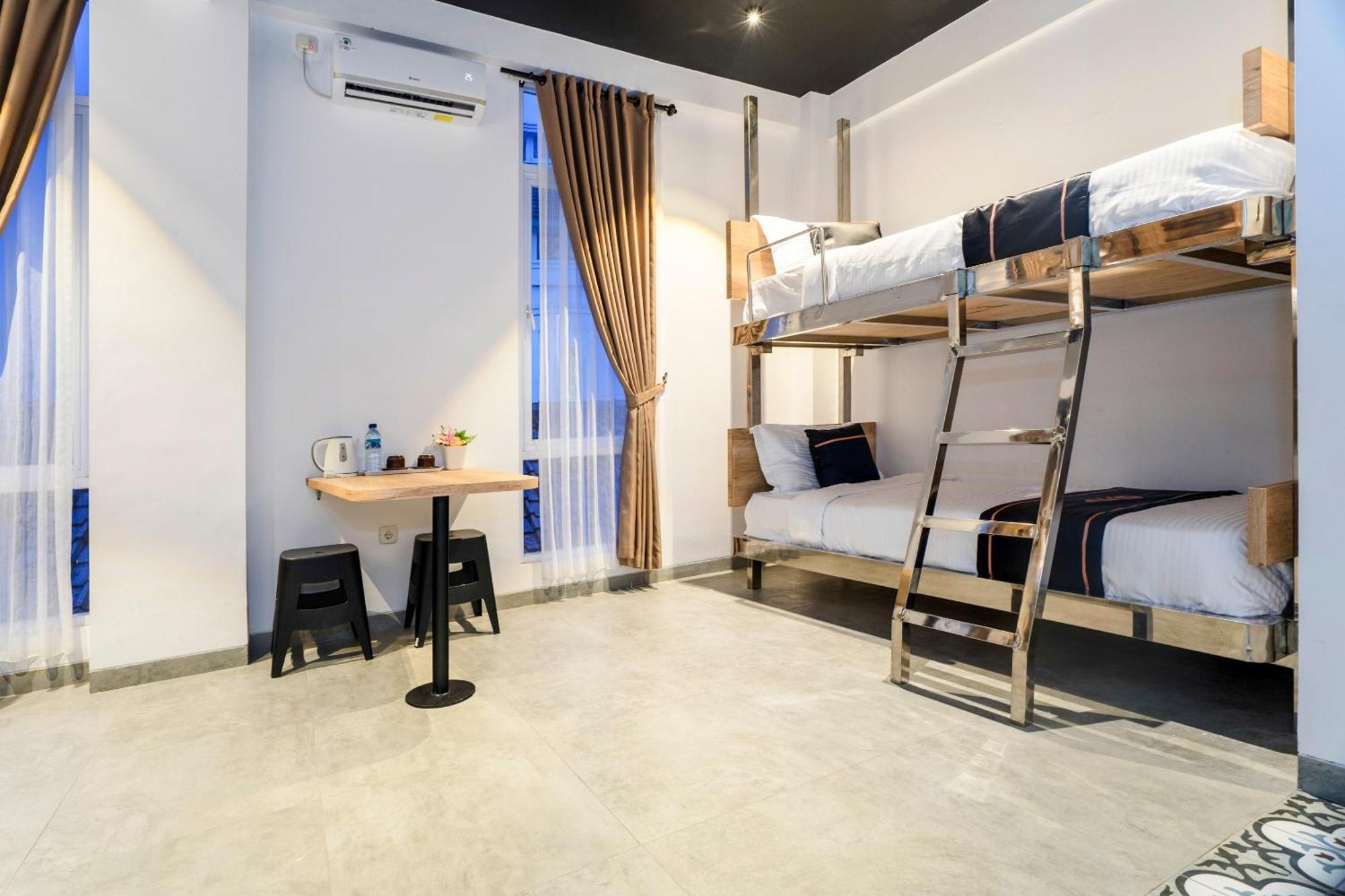 Hotel Vaccinated Staff-OYO 2627 Ratamya Co-living Yogyakarta Esterno foto