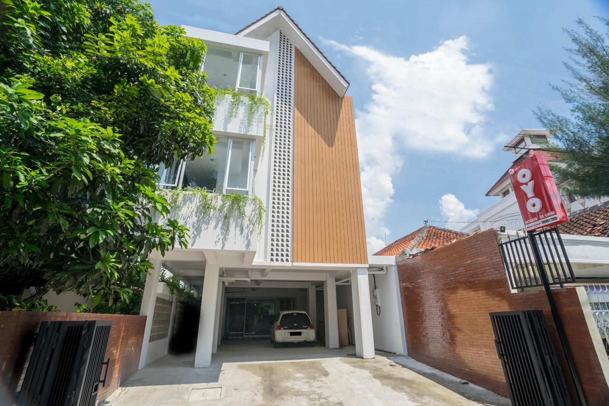 Hotel Vaccinated Staff-OYO 2627 Ratamya Co-living Yogyakarta Esterno foto